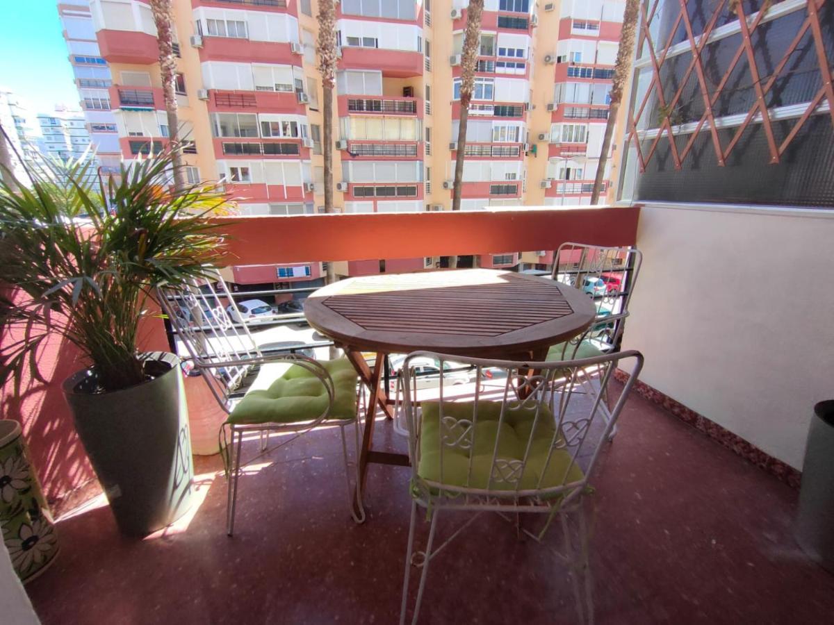 Flat2 Studio 150M From The Beach With Pool Torre Del Mar Bagian luar foto