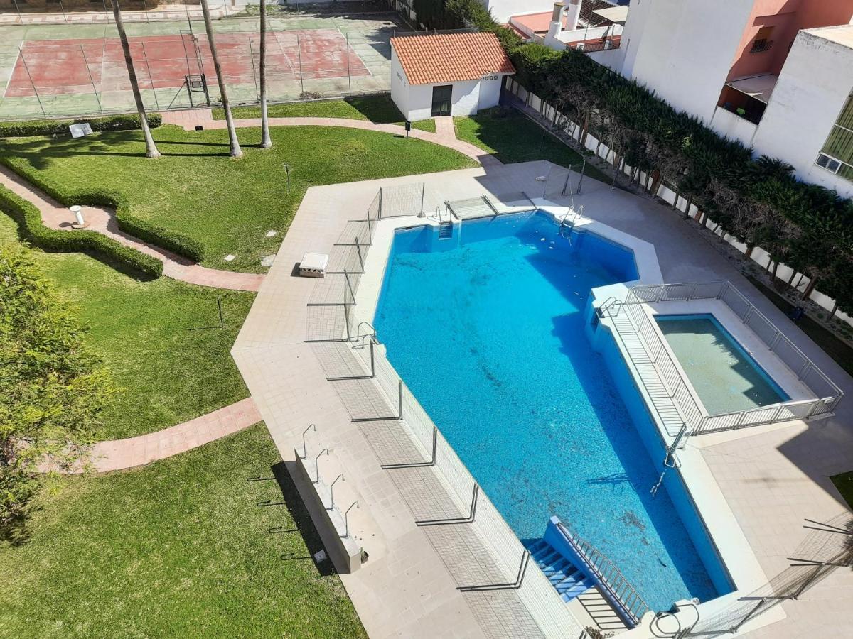 Flat2 Studio 150M From The Beach With Pool Torre Del Mar Bagian luar foto