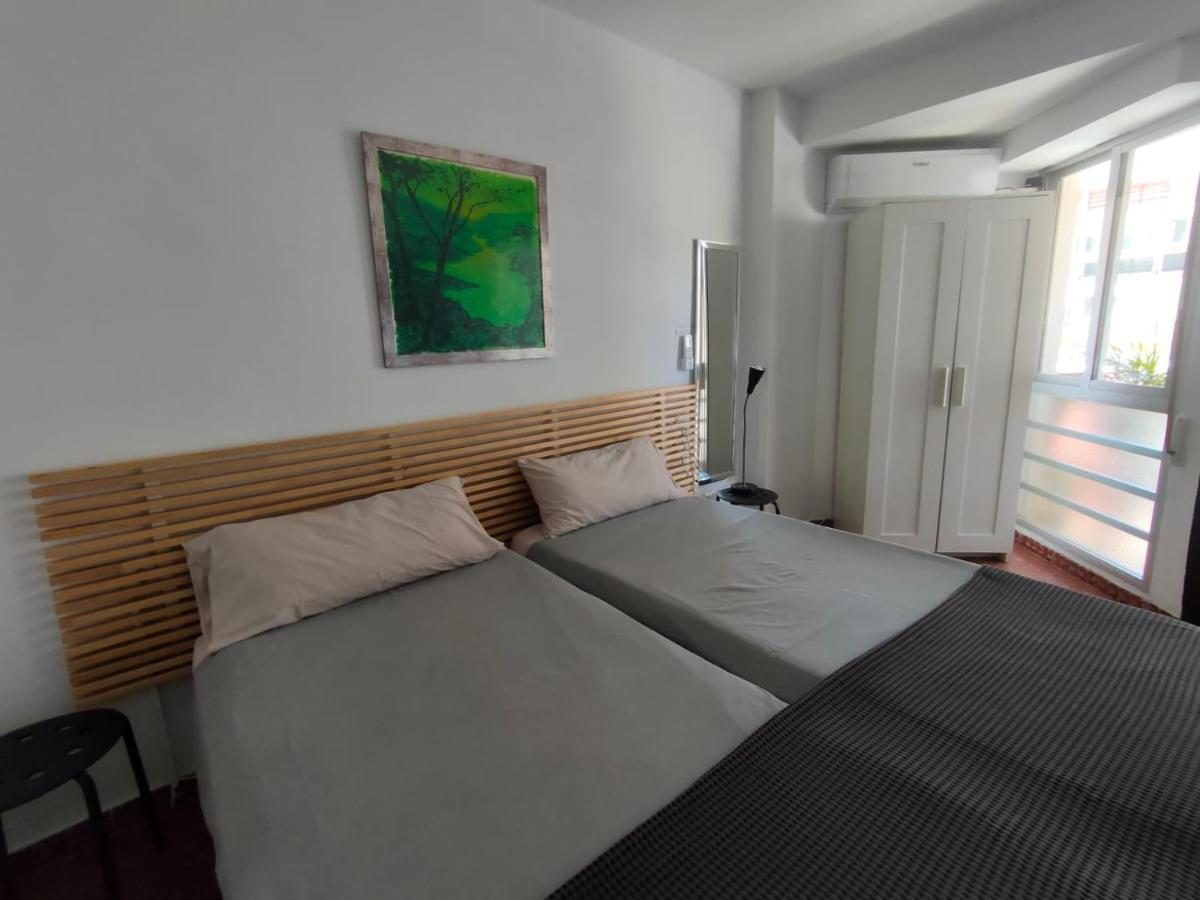 Flat2 Studio 150M From The Beach With Pool Torre Del Mar Bagian luar foto